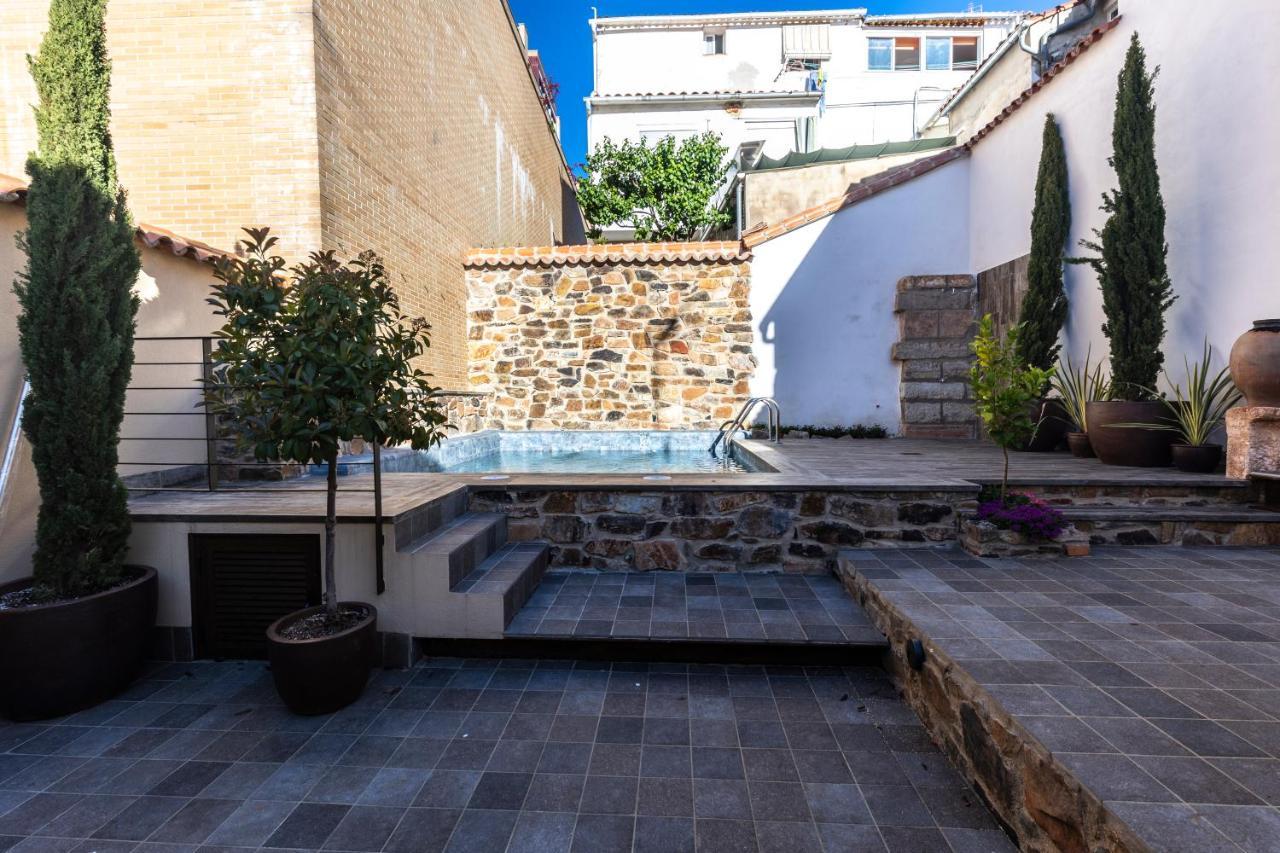Apartamentos Turisticos De La Bernarda Касерес Экстерьер фото
