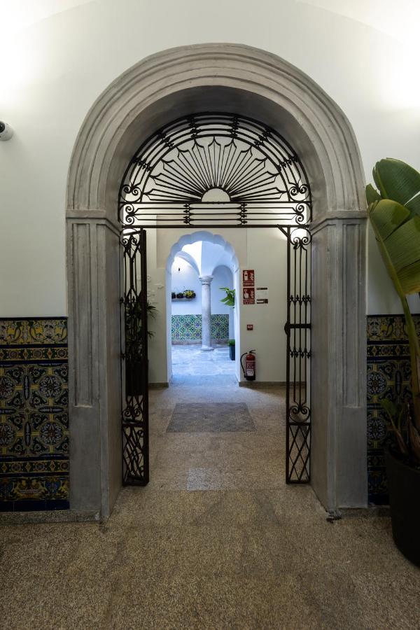 Apartamentos Turisticos De La Bernarda Касерес Экстерьер фото