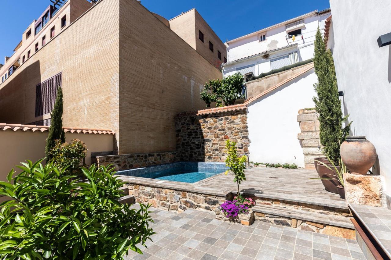 Apartamentos Turisticos De La Bernarda Касерес Экстерьер фото