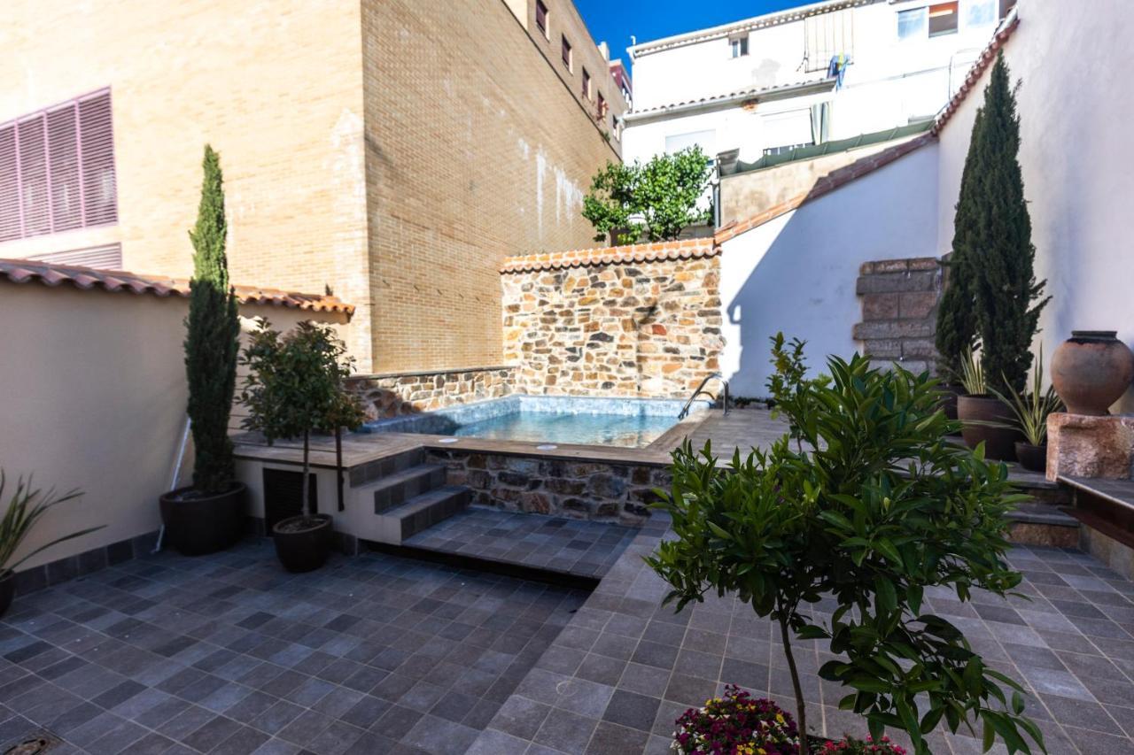 Apartamentos Turisticos De La Bernarda Касерес Экстерьер фото
