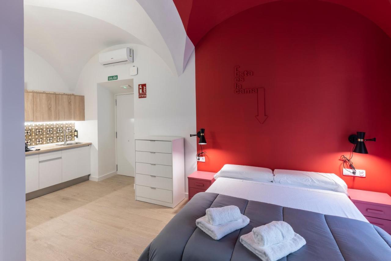 Apartamentos Turisticos De La Bernarda Касерес Экстерьер фото