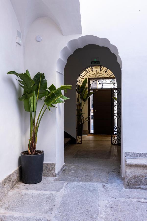 Apartamentos Turisticos De La Bernarda Касерес Экстерьер фото
